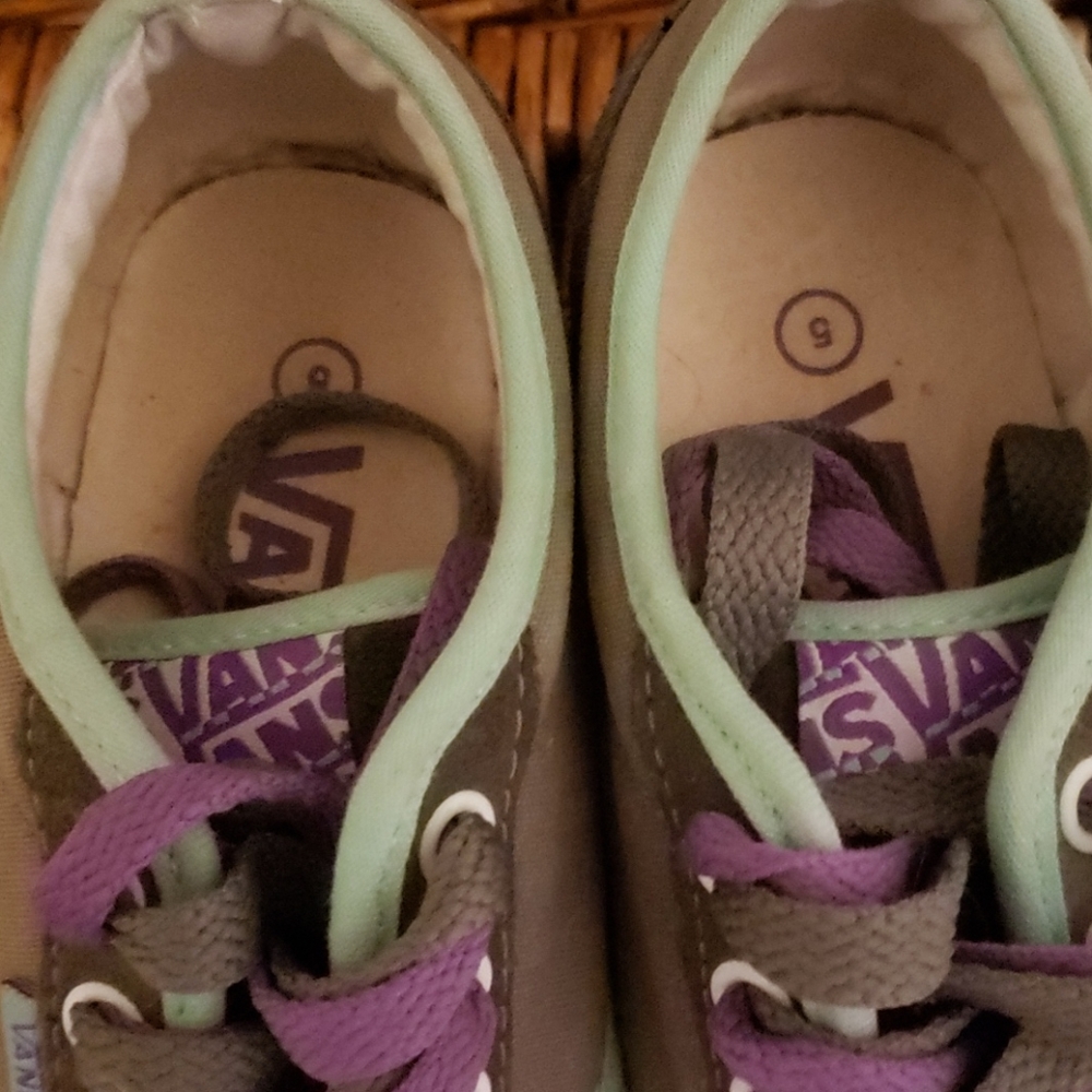 Kids shoes